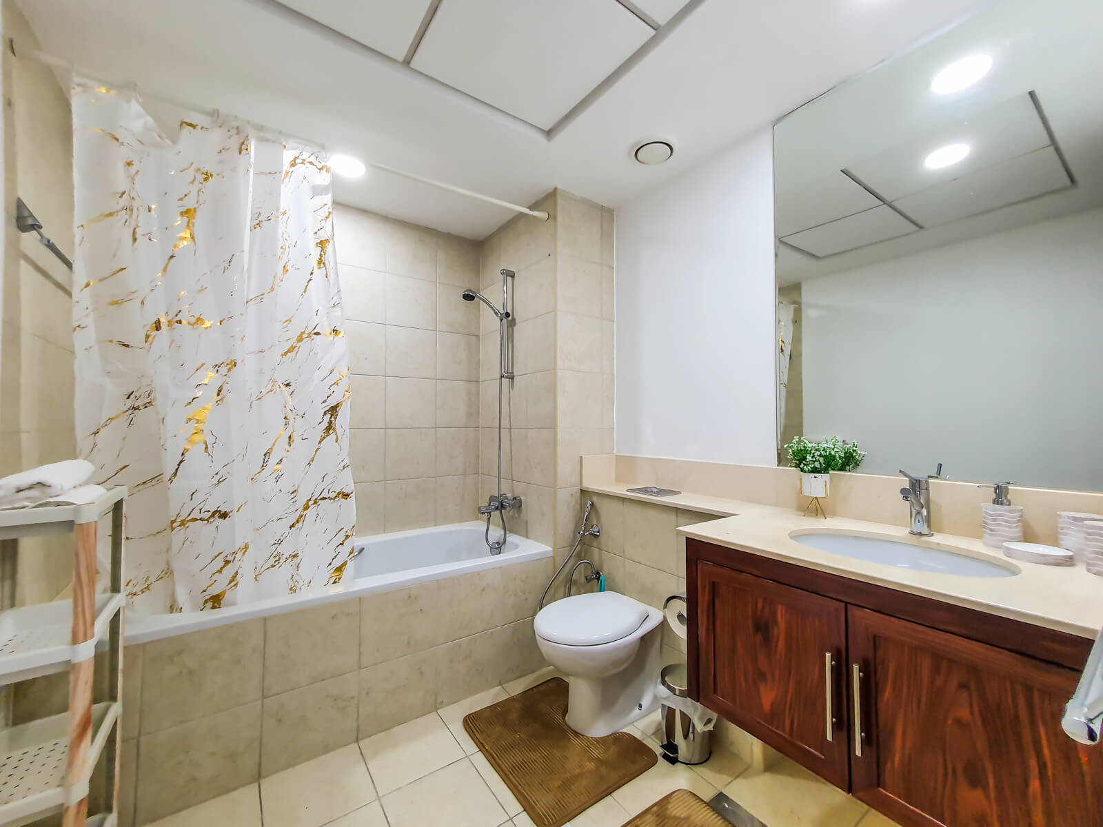 Charming 2 bedroom apartment in Downtown Dubai with impressive Burj Khalifa views and premium amenities.
