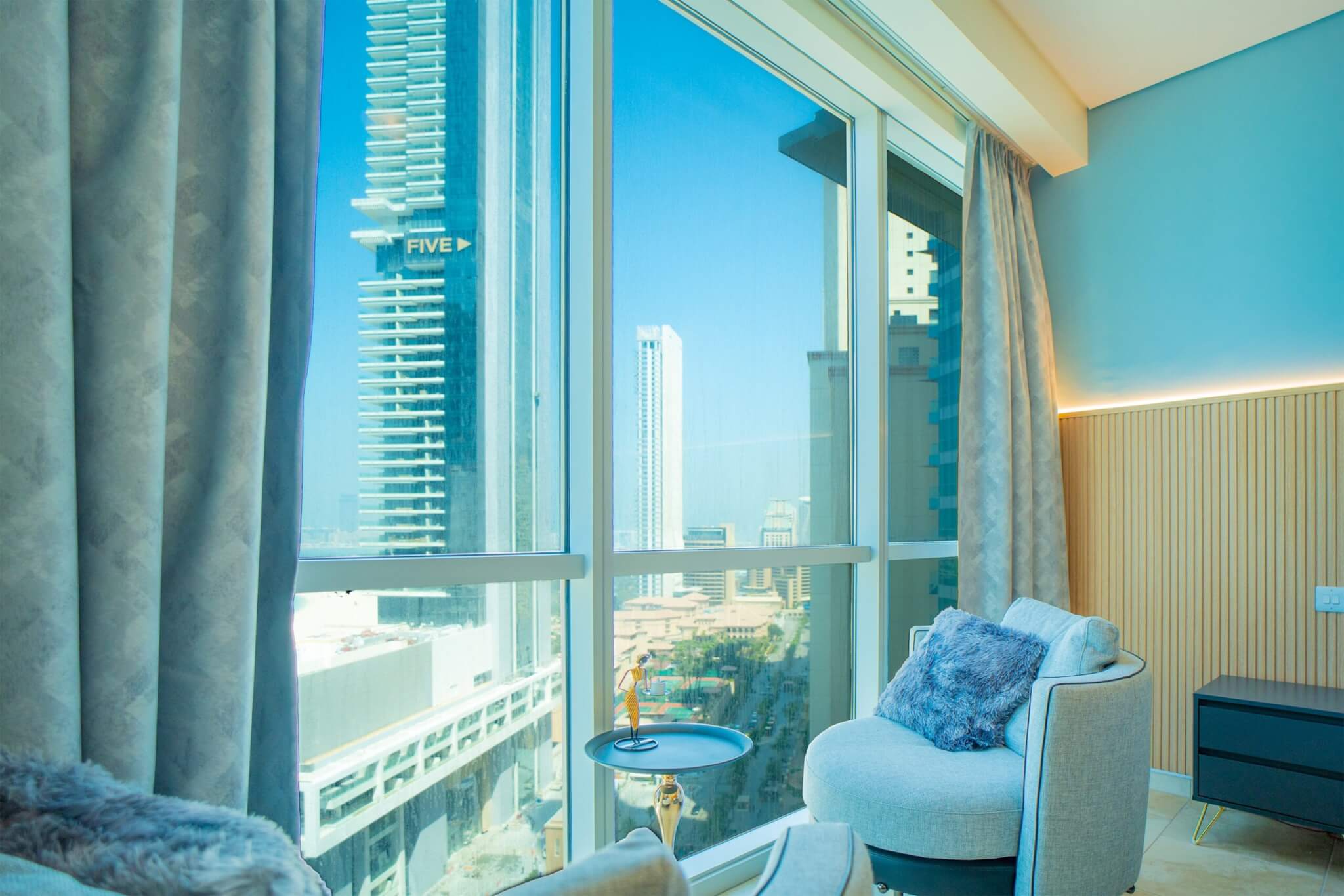 Stunning 3 bedroom JBR apartment with a large balcony, offering gorgeous beach views and access to nearby attractions like Skydive Dubai